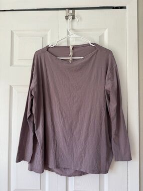Lululemon Women's Long-Sleeve Relaxed Tee in Mauve
